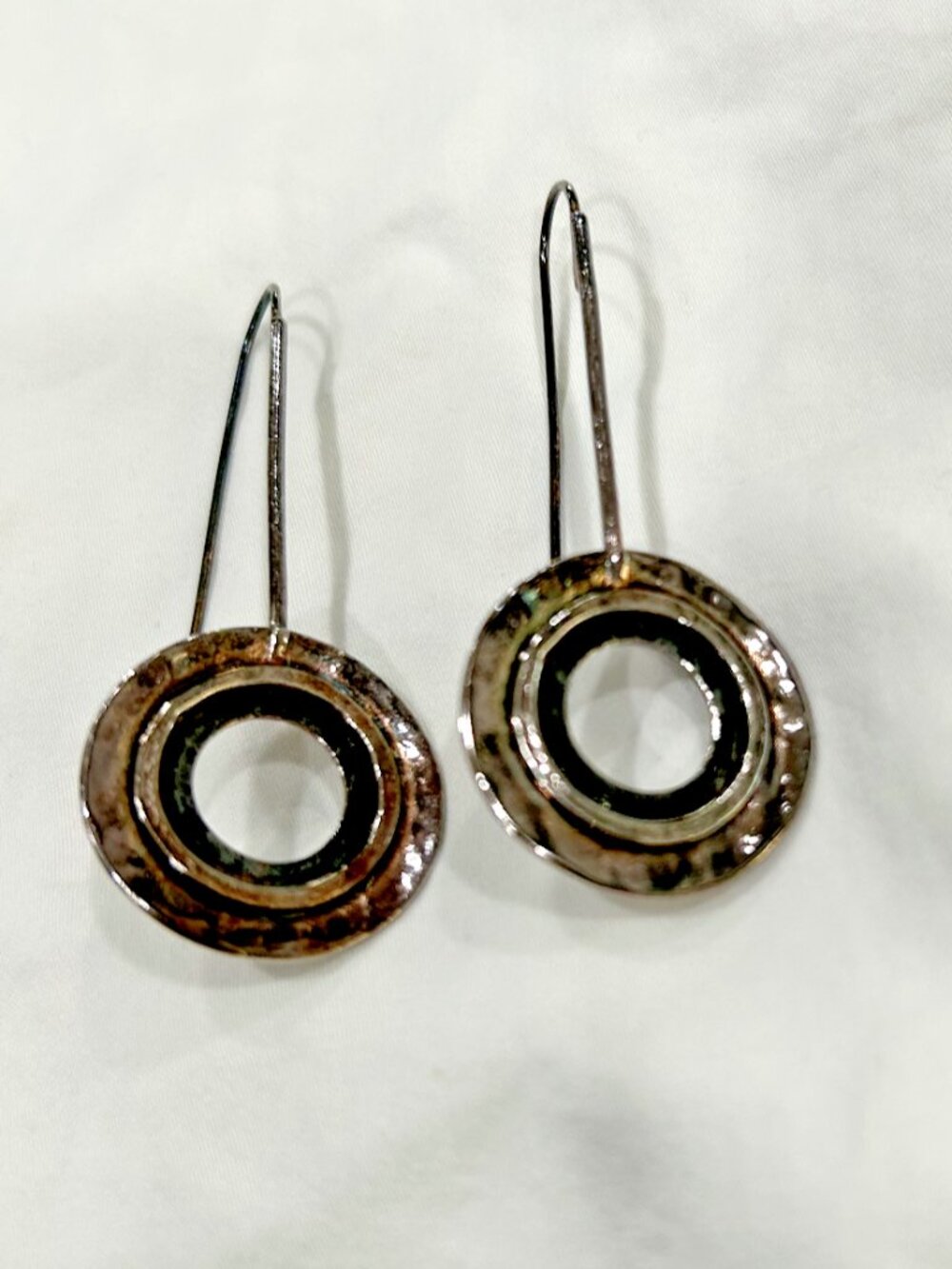 New SILPADA STERLING SILVER CIRCLE EARRINGS W1654